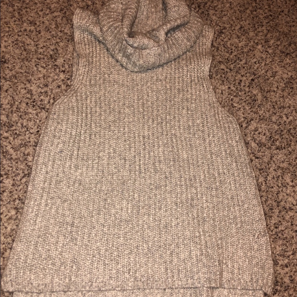 Turtle neck tank top sweater